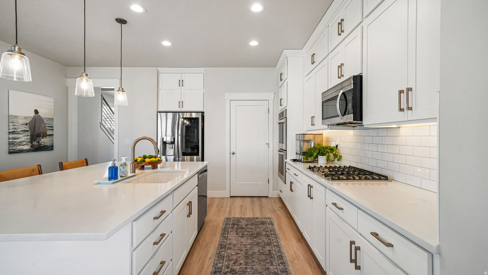 BEACON POINTE - Residential