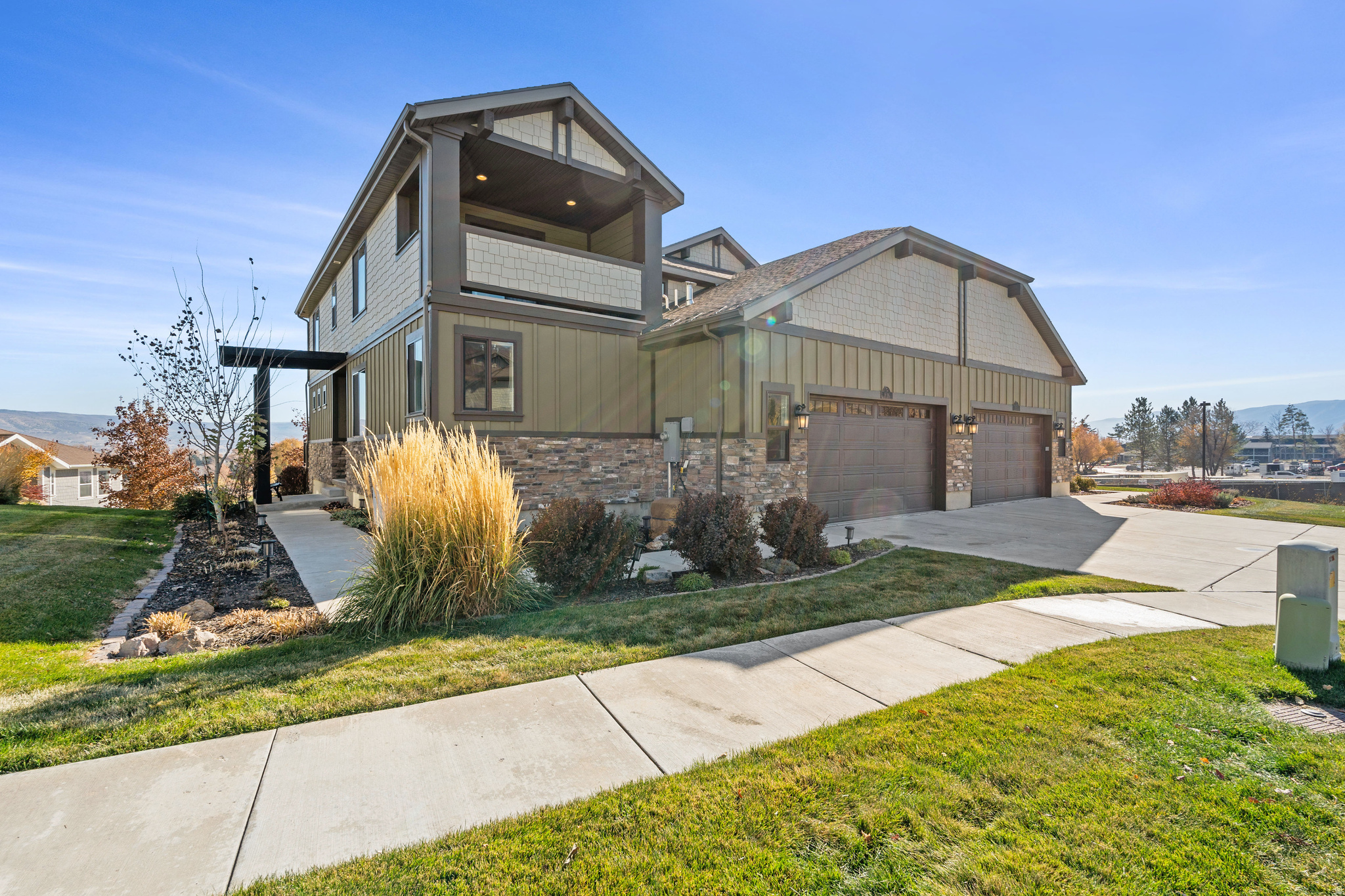 KANTONS AT VILLAGE ON THE GREEN - Residential