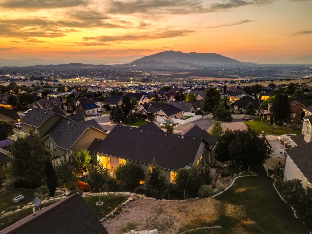 Photo of 1092 E 300 S, Santaquin, UT 84655 (MLS # 2177804)