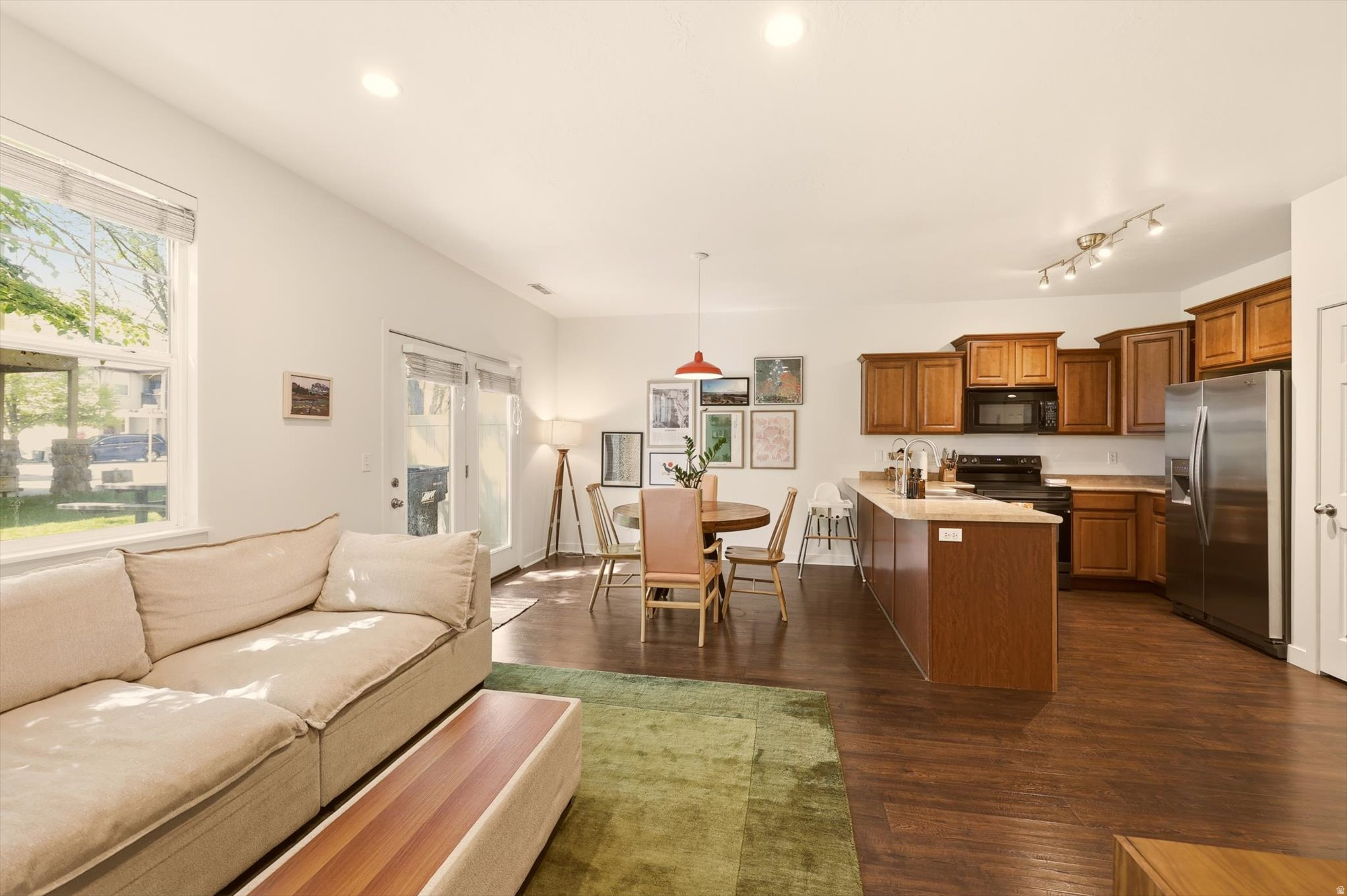 THE GABLES AT PLEASANT GROVE - Residential