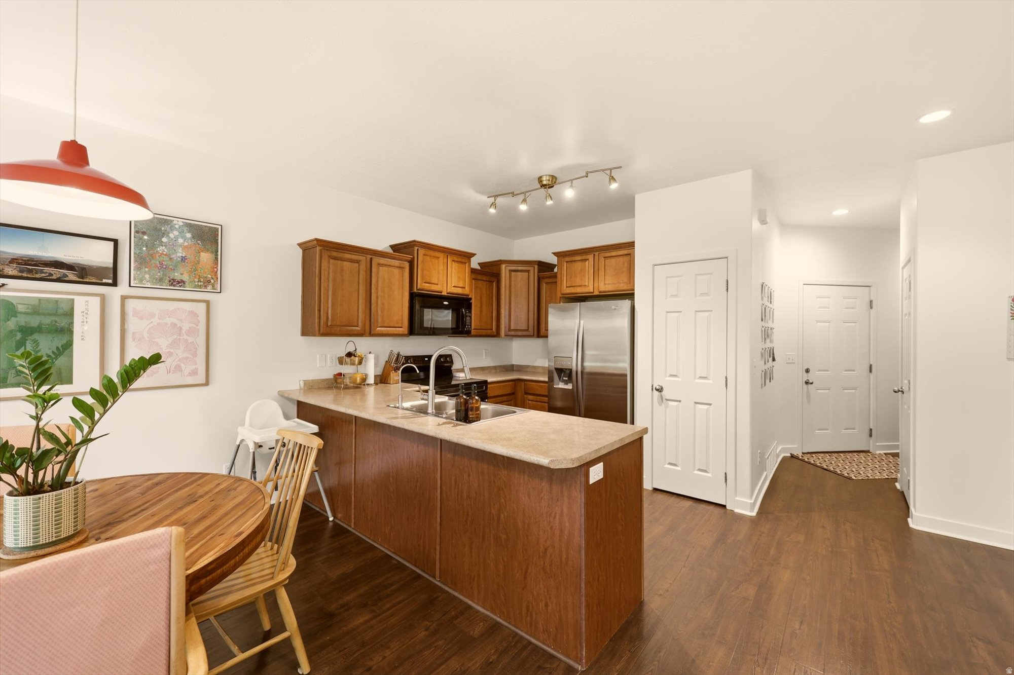 THE GABLES AT PLEASANT GROVE - Residential