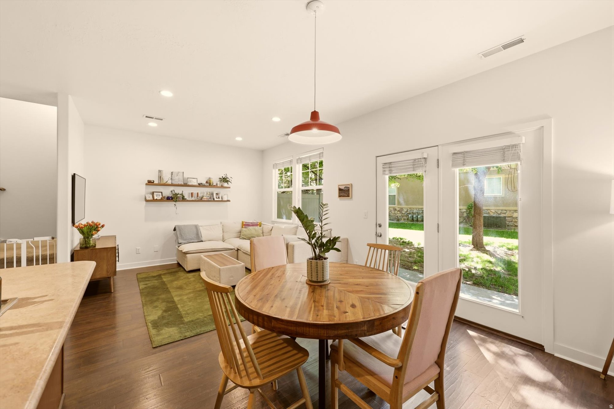 THE GABLES AT PLEASANT GROVE - Residential