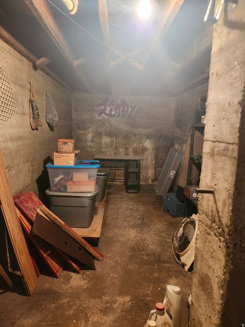 Tiny photo for 165 S 100 E, Kaysville, UT 84037 (MLS # 2158665)