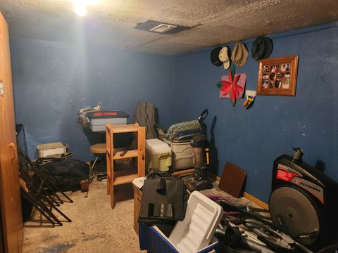 Tiny photo for 165 S 100 E, Kaysville, UT 84037 (MLS # 2158665)