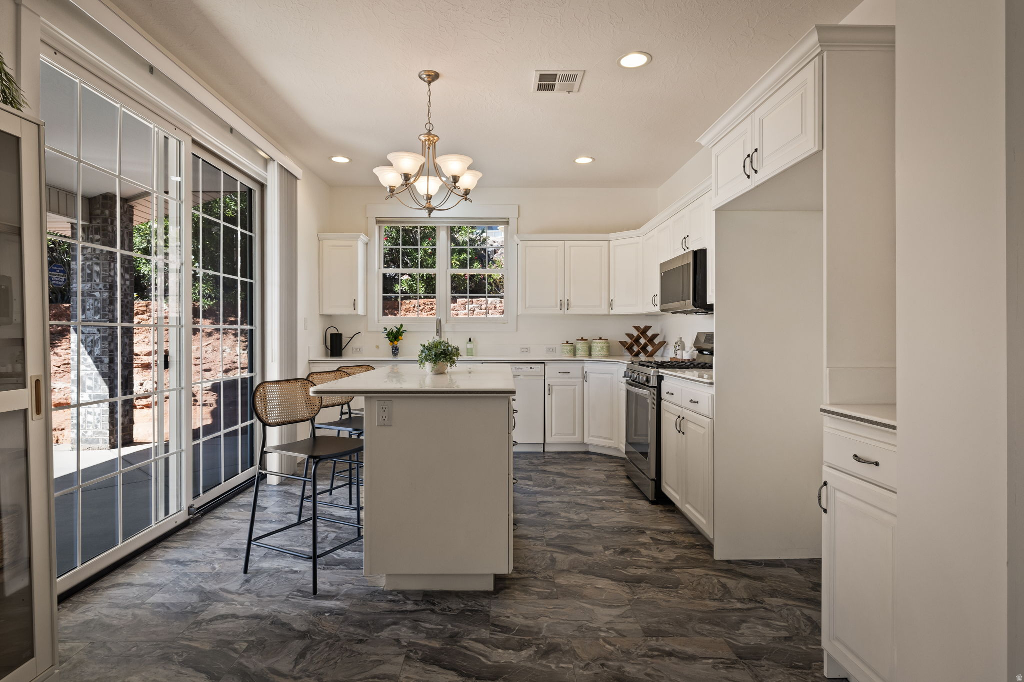 SANDSTONE TERRACE - Residential