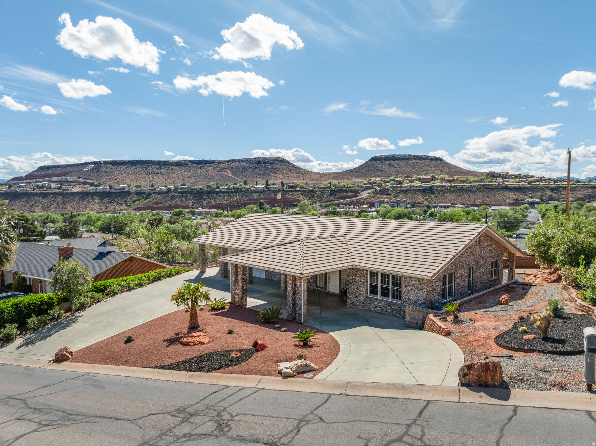 SANDSTONE TERRACE - Residential