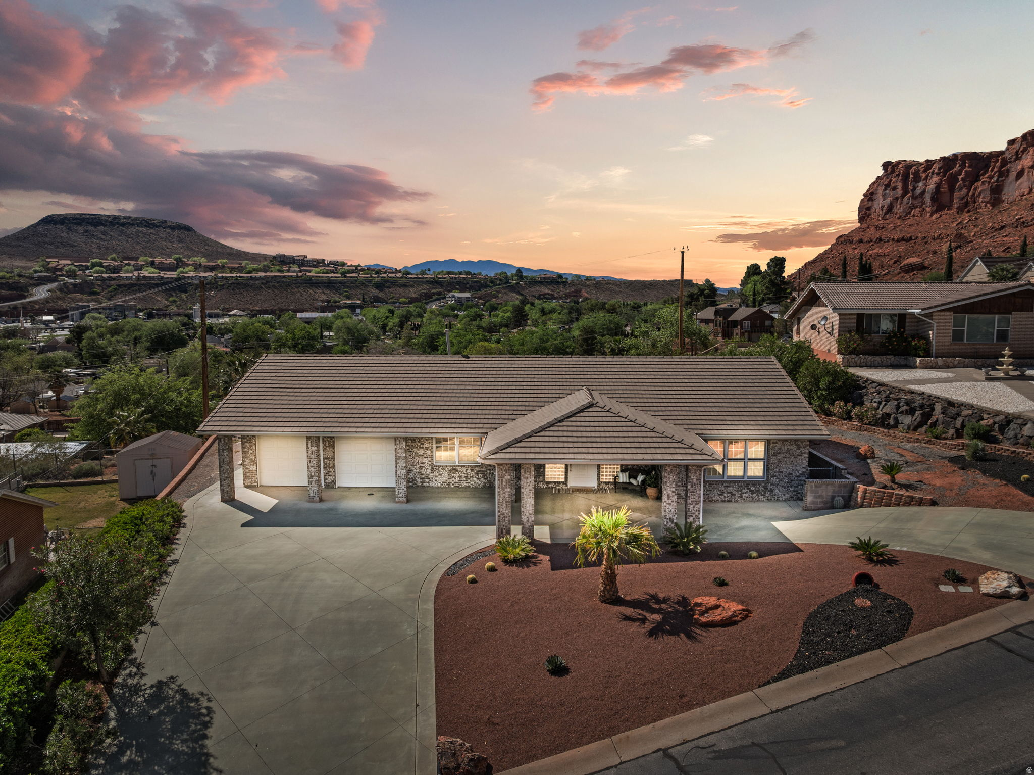 SANDSTONE TERRACE - Residential