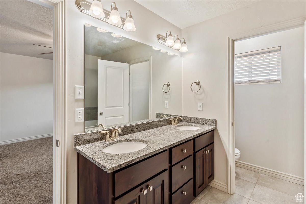 SANDY POINT TOWNHOME - Residential