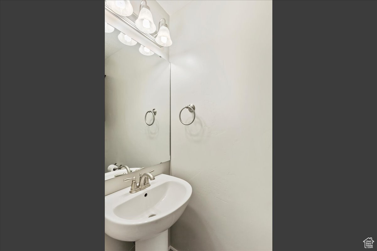 SANDY POINT TOWNHOME - Residential