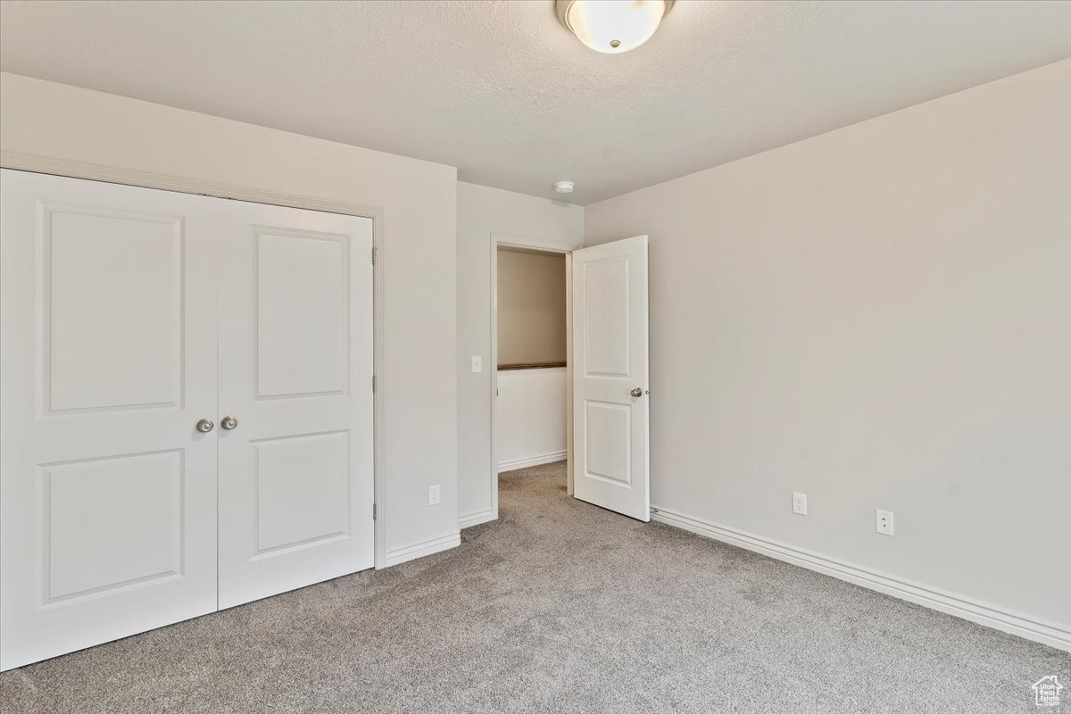 SANDY POINT TOWNHOME - Residential