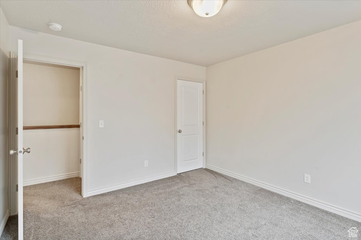 SANDY POINT TOWNHOME - Residential