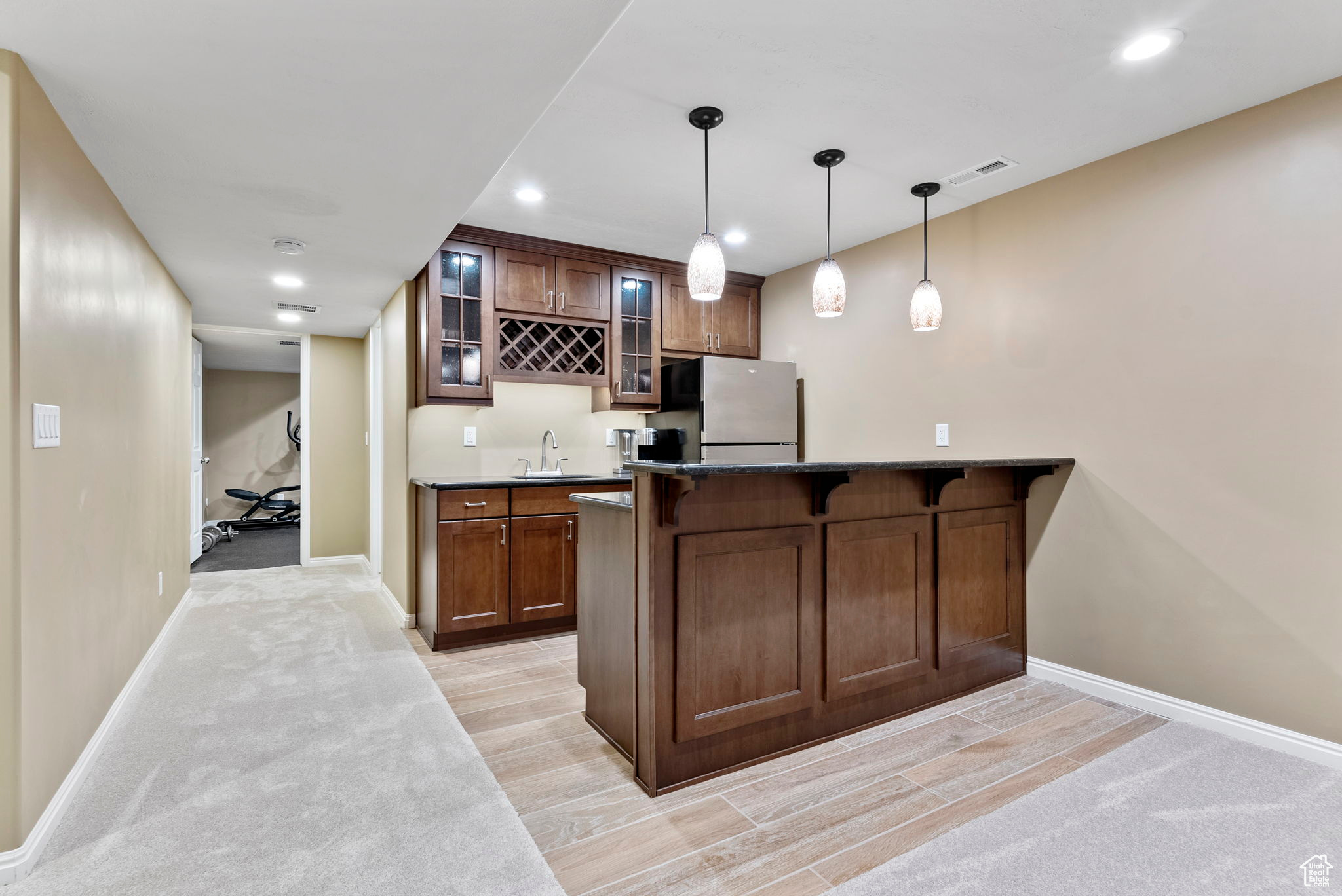 8447 S Sandy Oaks Dr, Sandy, Utah image 38