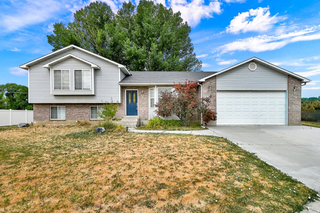 Photo of 865 N 350 E, Tremonton, UT 84337 (MLS # 2174029)