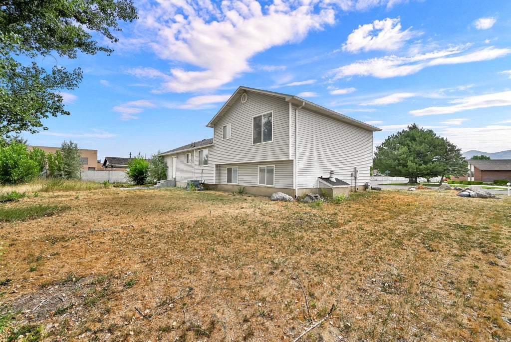 Photo of 865 N 350 E, Tremonton, UT 84337 (MLS # 2174029)