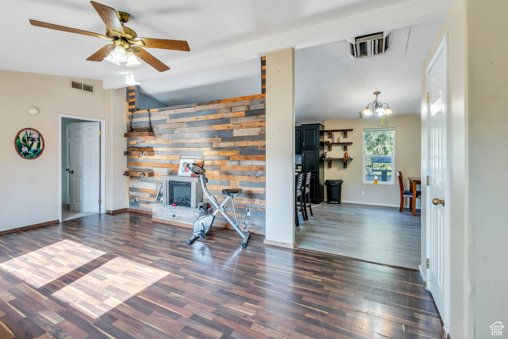 OAKBROOK - Residential