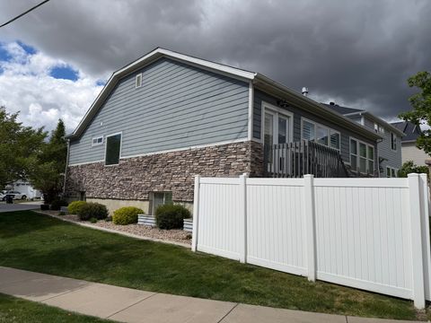 Tiny photo for 1073 BLACKSTONE DR, Fruit Heights, UT 84037 (MLS # 2150956)