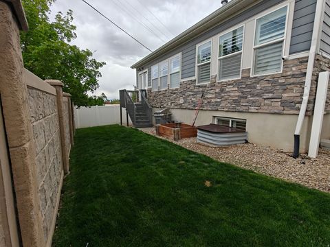 Tiny photo for 1073 BLACKSTONE DR, Fruit Heights, UT 84037 (MLS # 2150956)