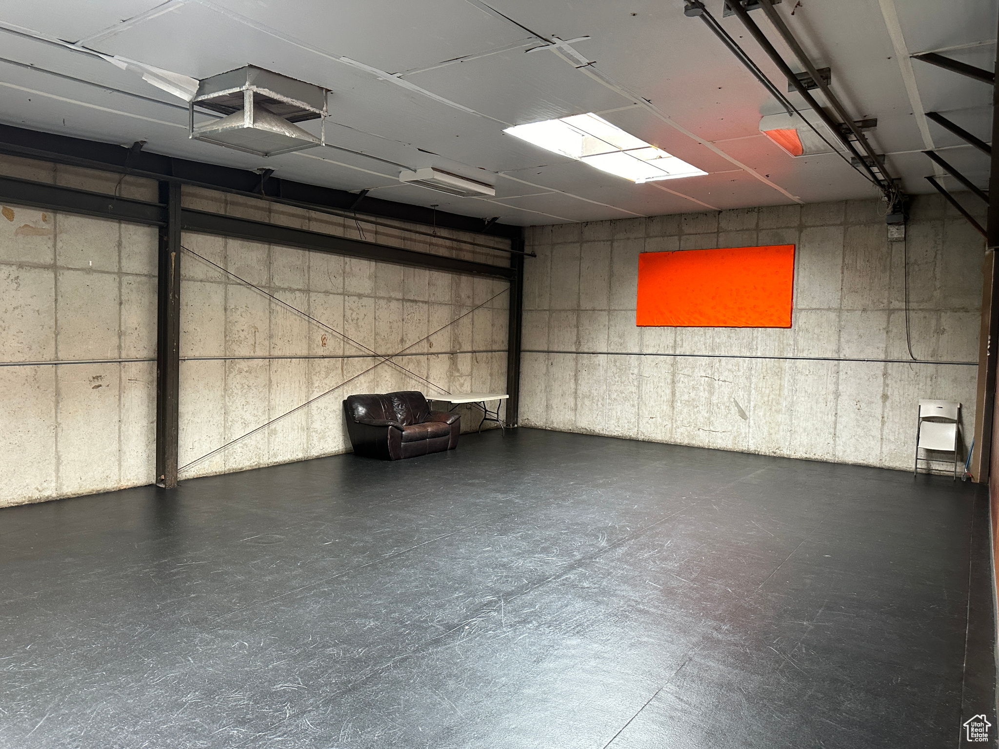 HARRIMAN SUB - Commercial Sale