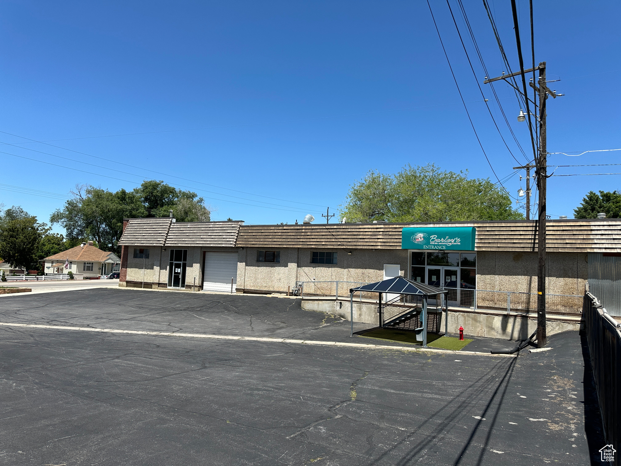 HARRIMAN SUB - Commercial Sale
