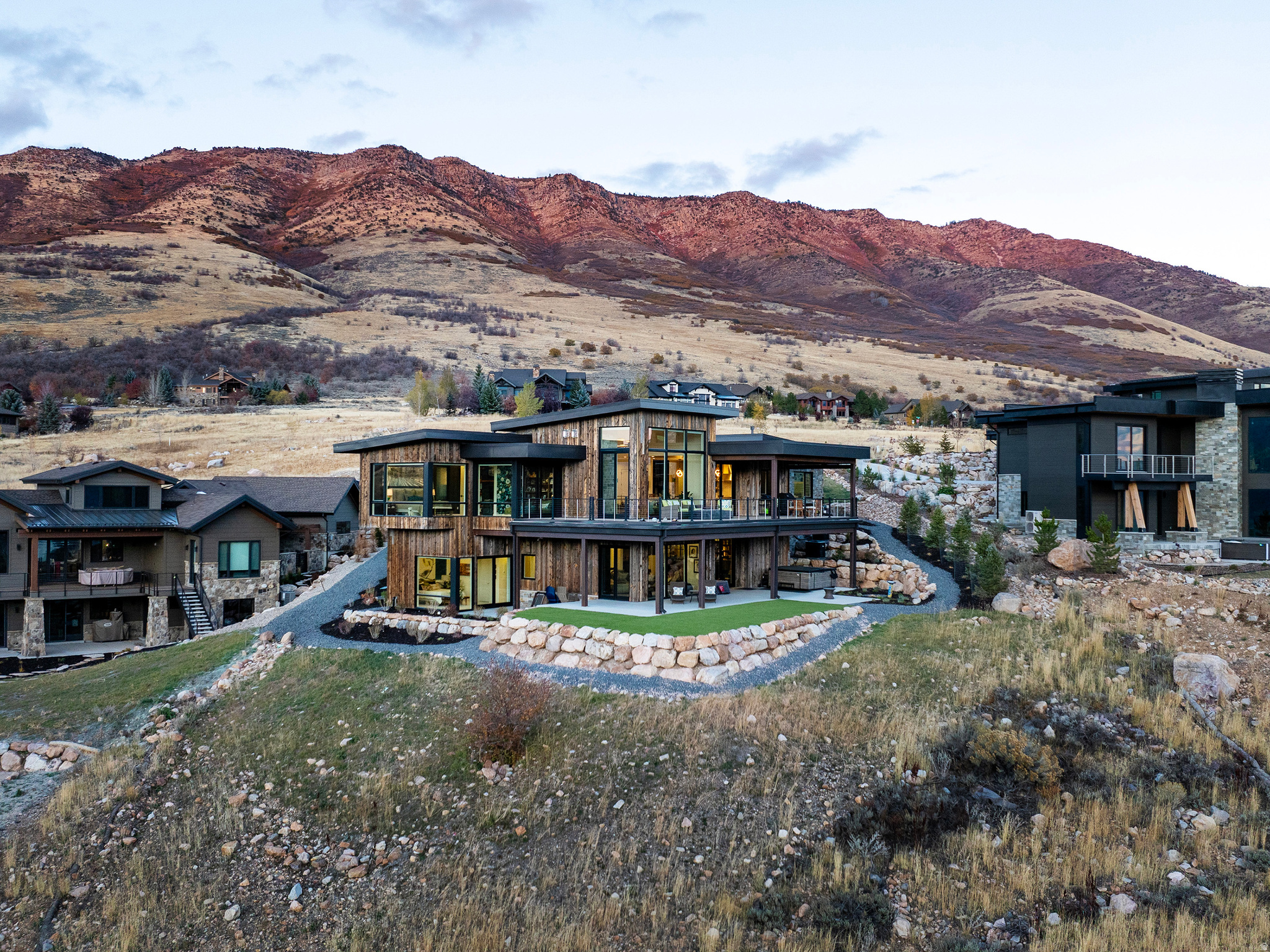 THE HIGHLANDS - Residential