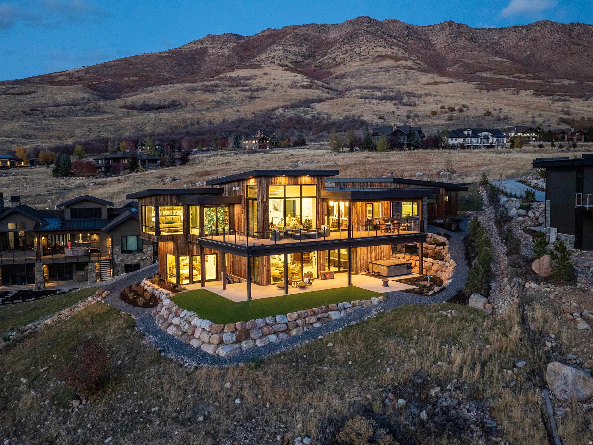 THE HIGHLANDS - Residential