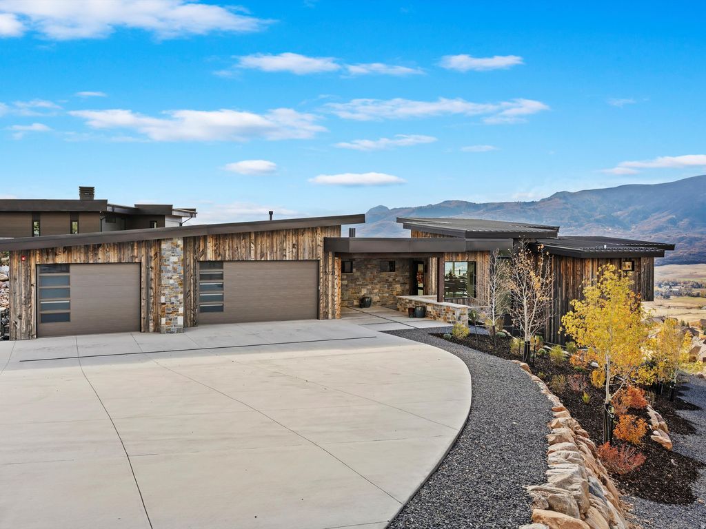 Photo of 5731 E PORCUPINE RIDGE DR N, Eden, UT 84310 (MLS # 2152501)