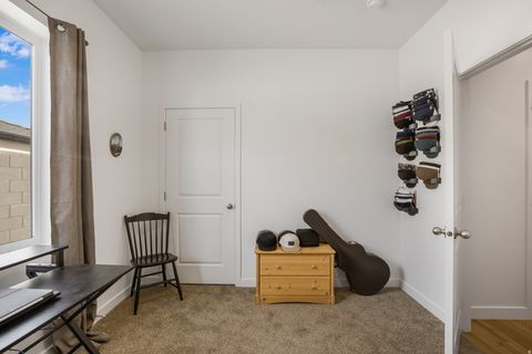 Tiny photo for 1473 S STAIRCASE WAY, Washington, UT 84780 (MLS # 2153726)