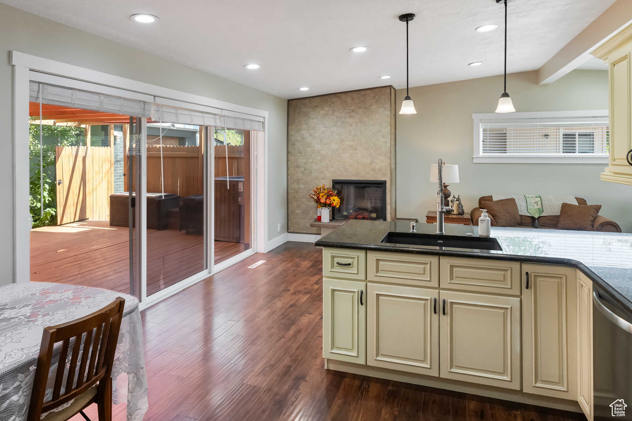 COUNTRY HEIGHTS SUB - Residential