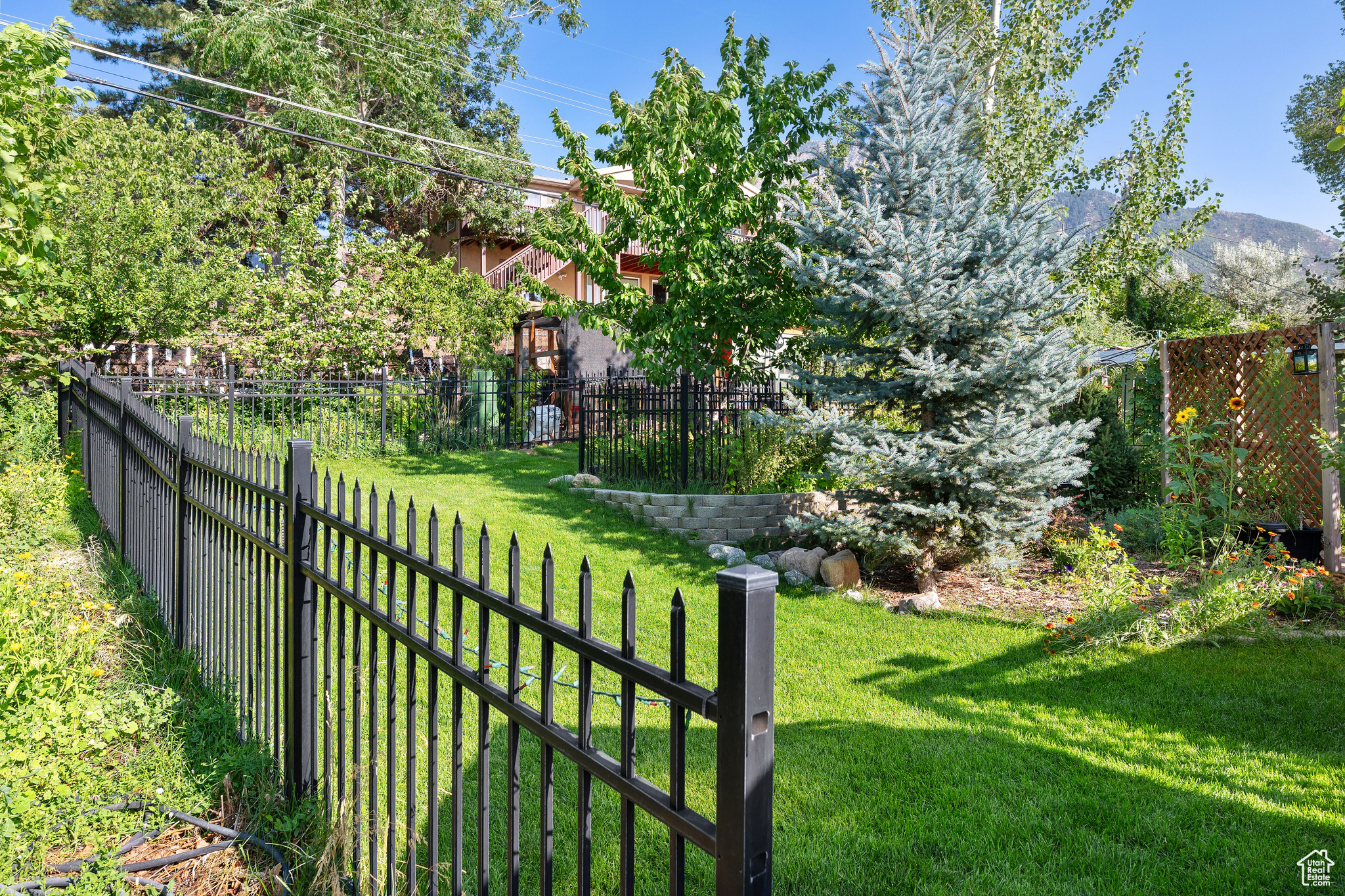 COUNTRY HEIGHTS SUB - Residential