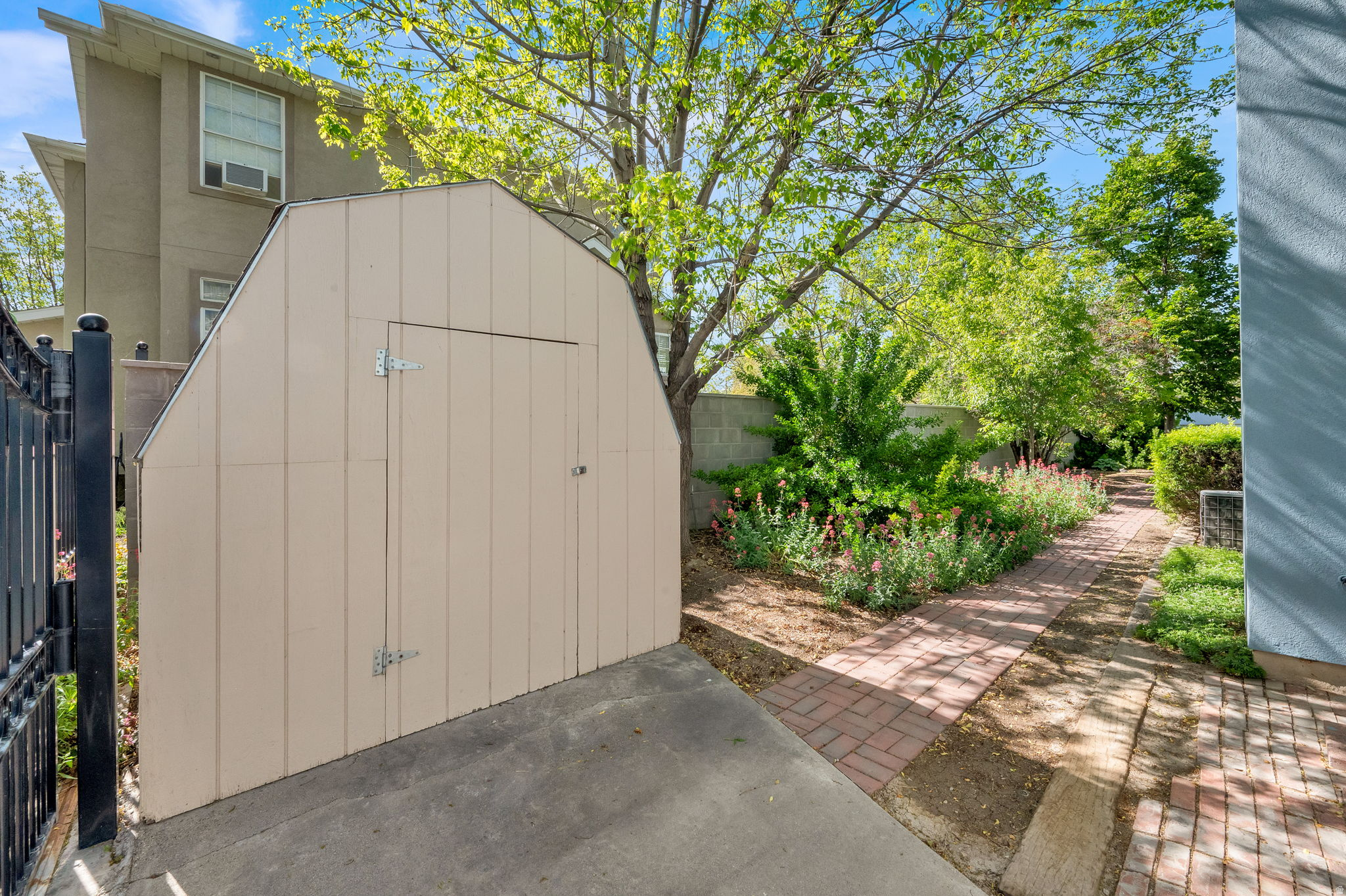 SOUTHWEST RIVER ESTATES - Residential
