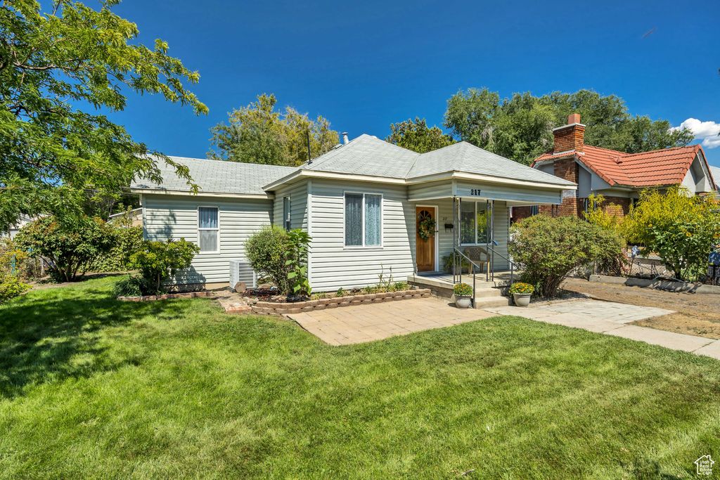 Photo of 217 E 1300 S, Salt Lake City, UT 84115 (MLS # 2109474)