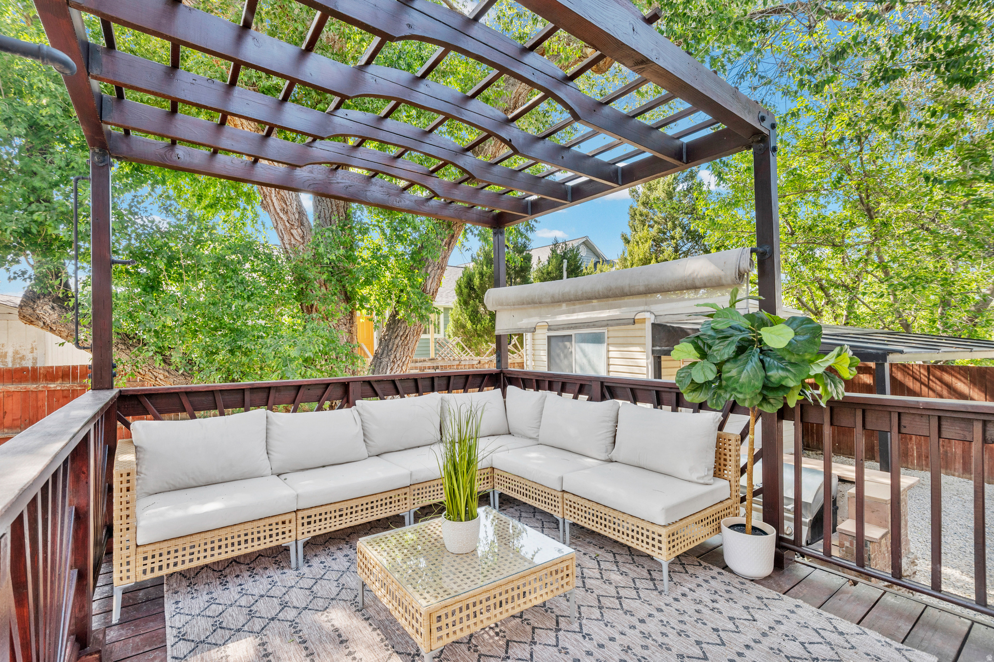 MEADOWS - Residential