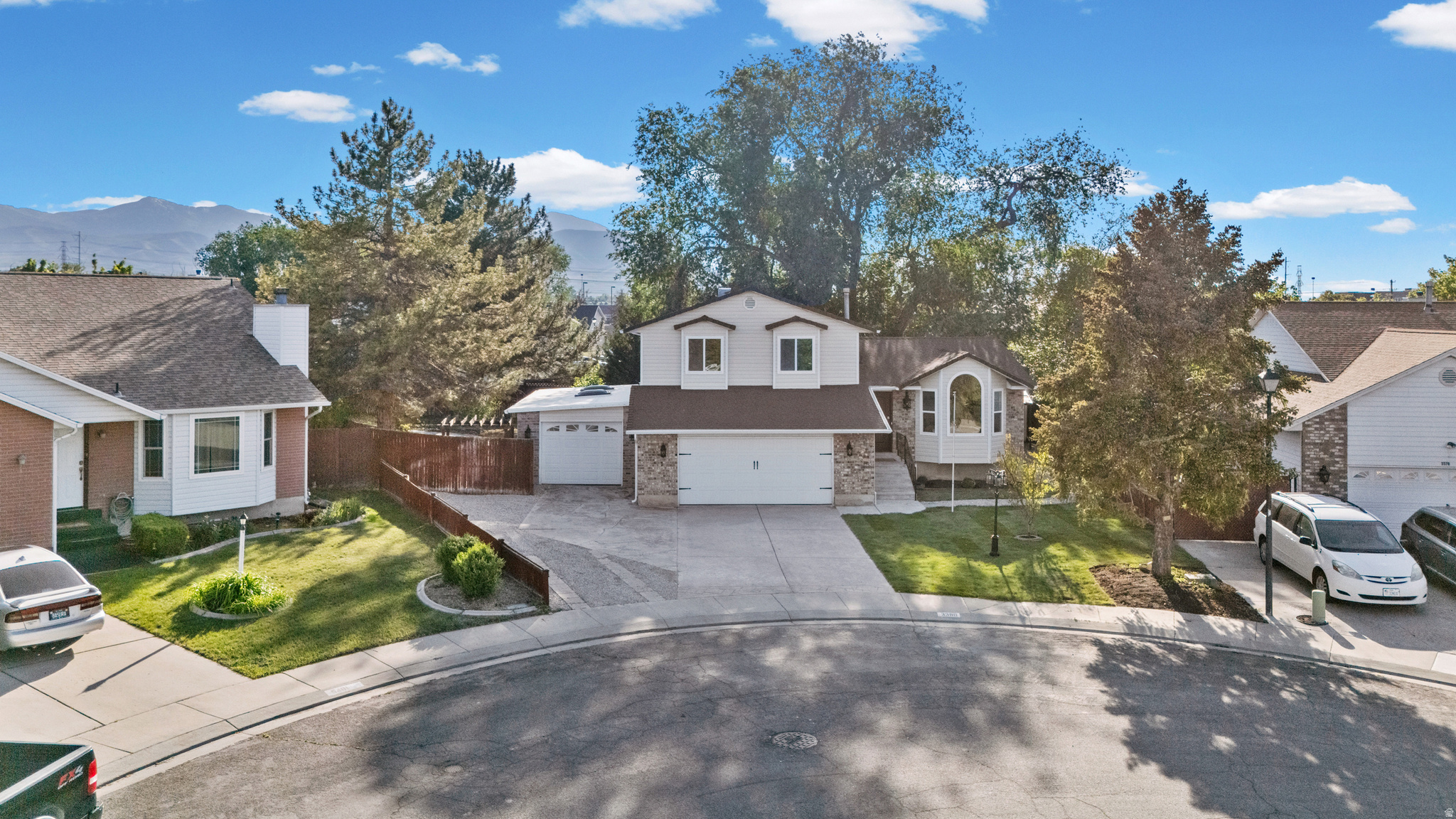 MEADOWS - Residential