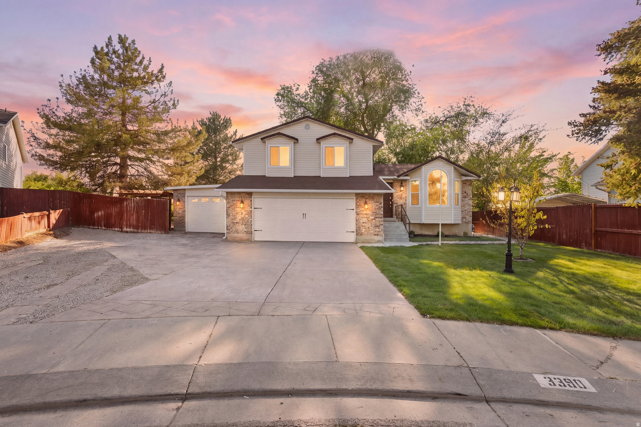 MEADOWS - Residential