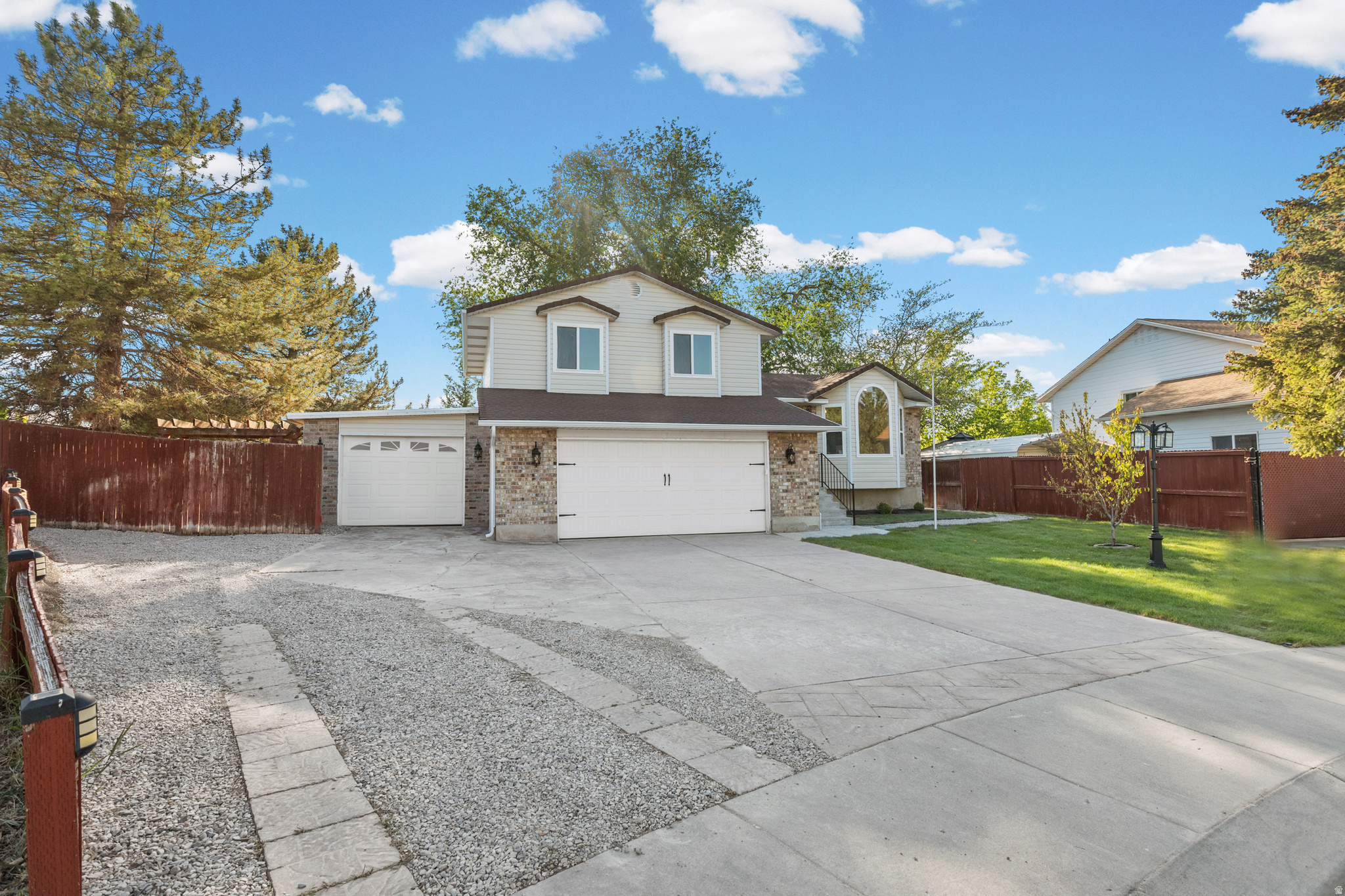 MEADOWS - Residential