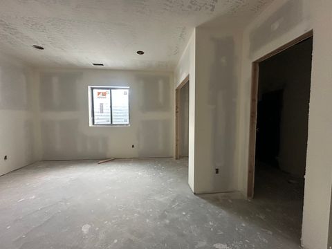 Tiny photo for 629 S 1475 W, Farmington, UT 84025 (MLS # 2135437)