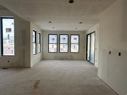 Tiny photo for 629 S 1475 W, Farmington, UT 84025 (MLS # 2135437)