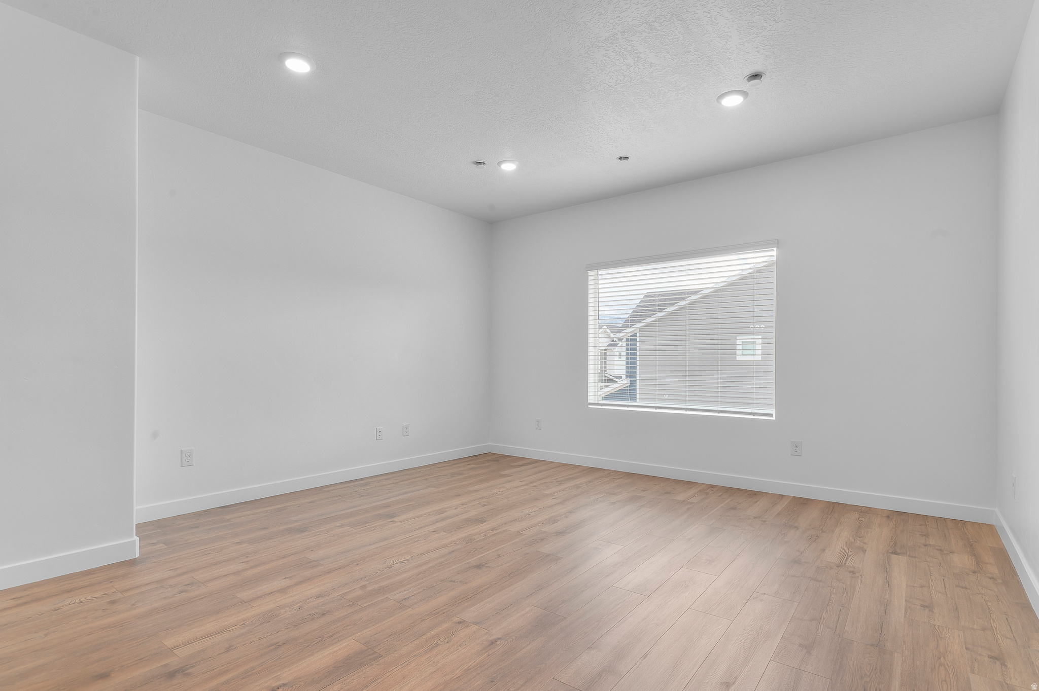 DIXON CREEK - Residential