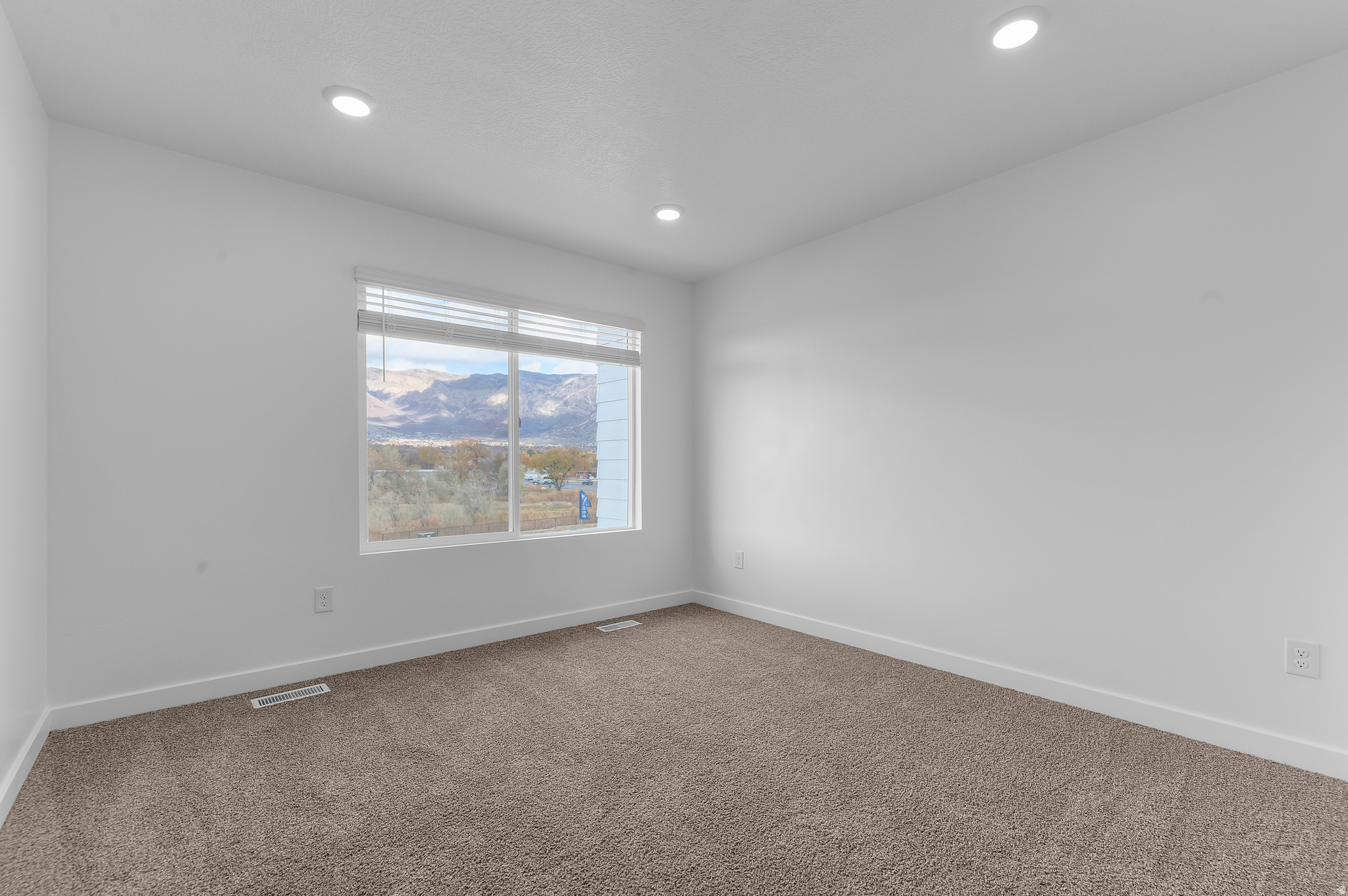 DIXON CREEK - Residential