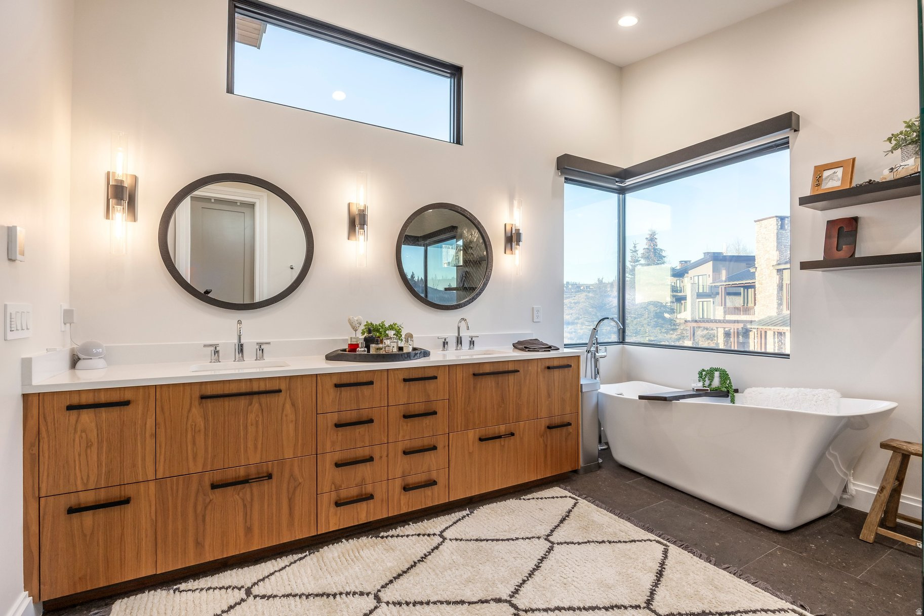 SIGNAL HILL - Residential