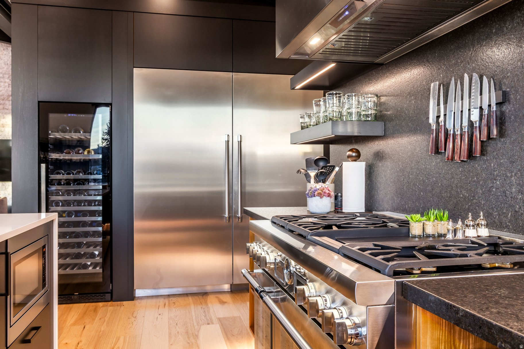 SIGNAL HILL - Residential