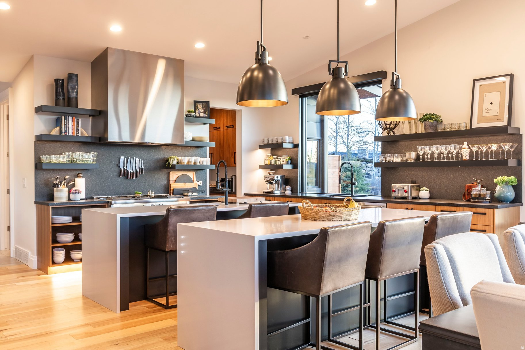 SIGNAL HILL - Residential