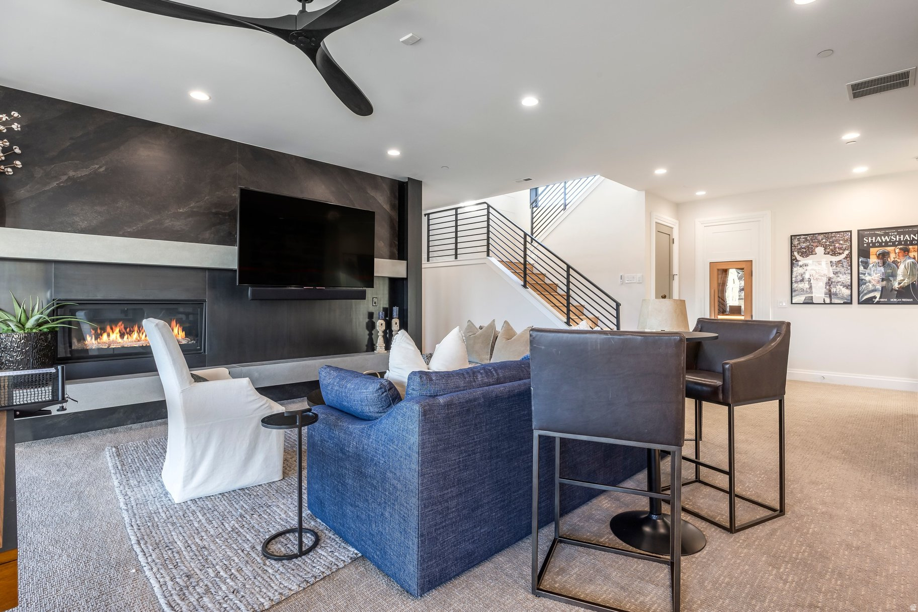 SIGNAL HILL - Residential