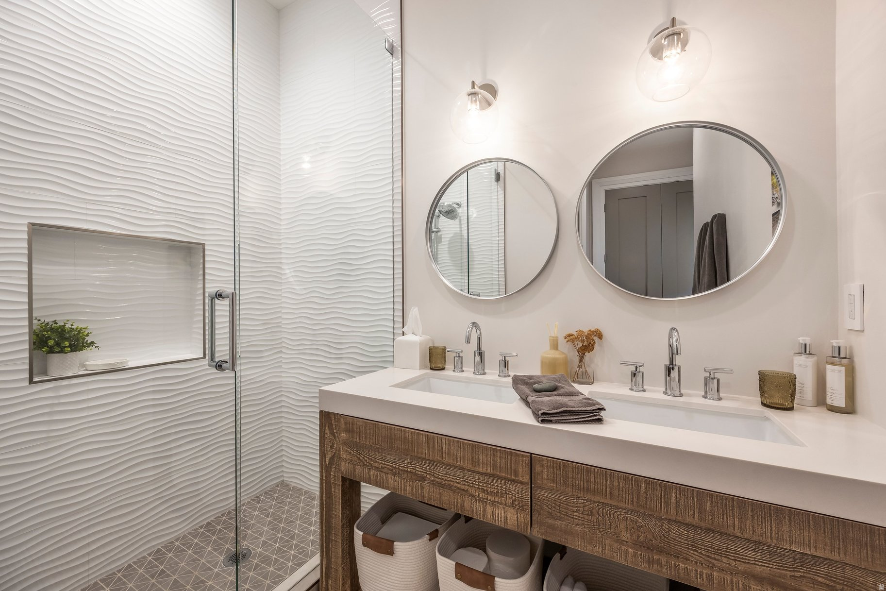 SIGNAL HILL - Residential