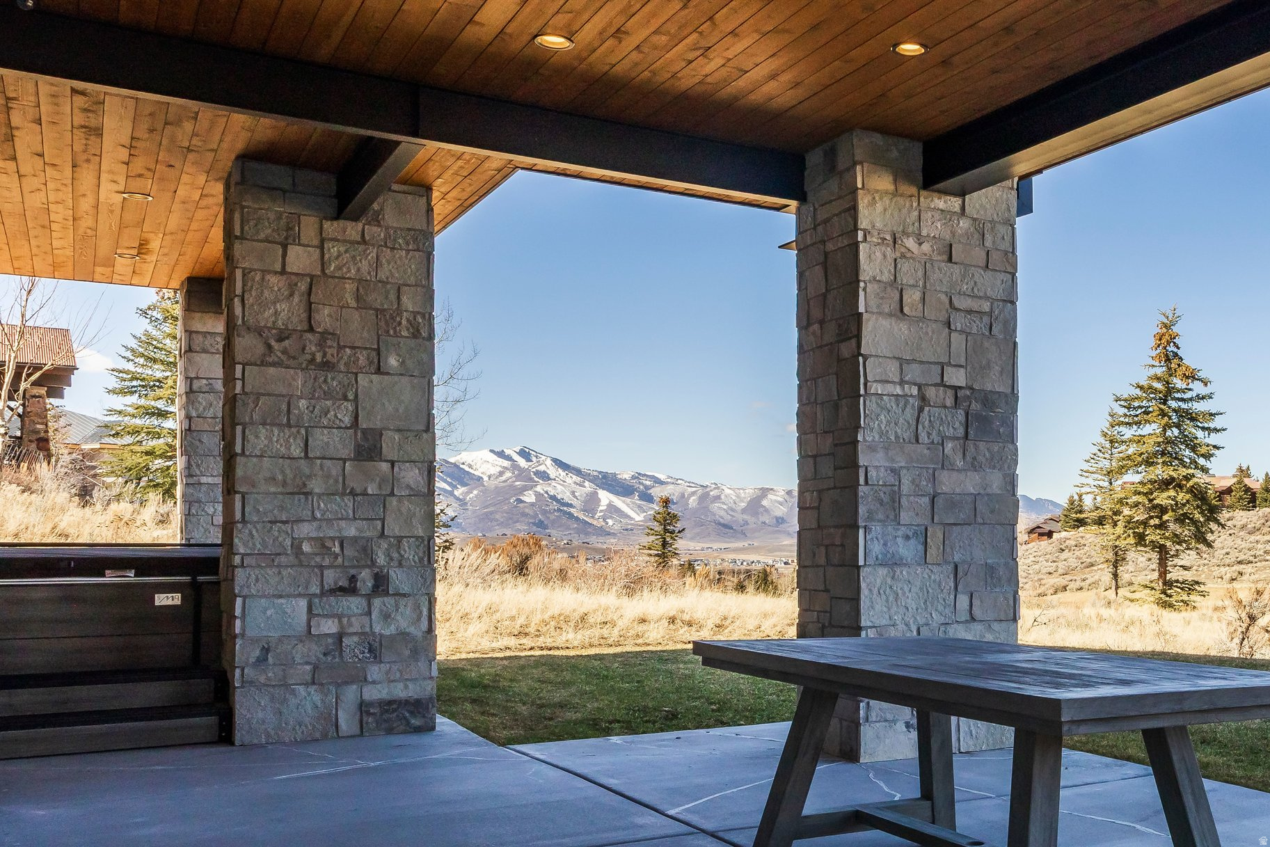 SIGNAL HILL - Residential