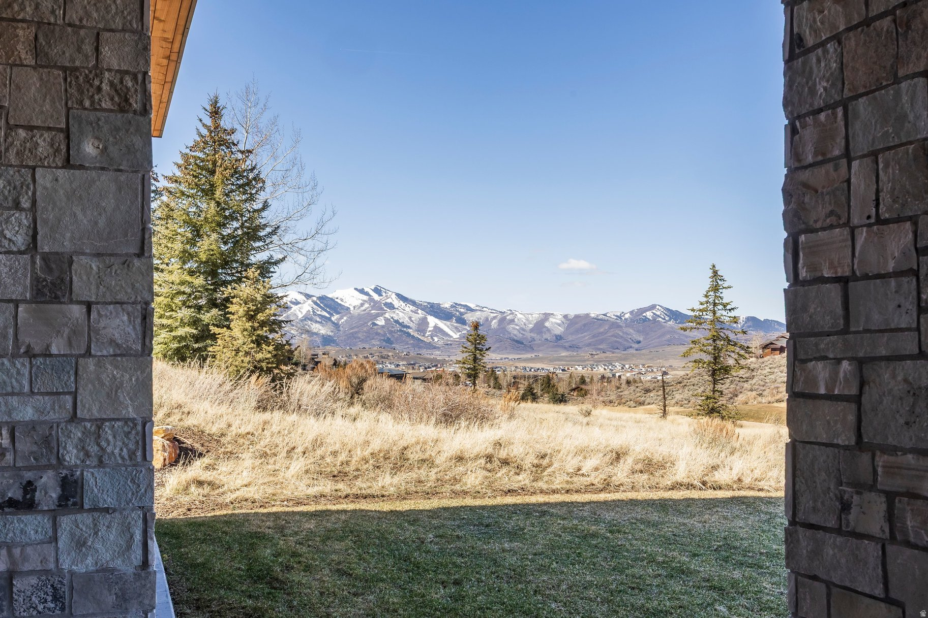 SIGNAL HILL - Residential