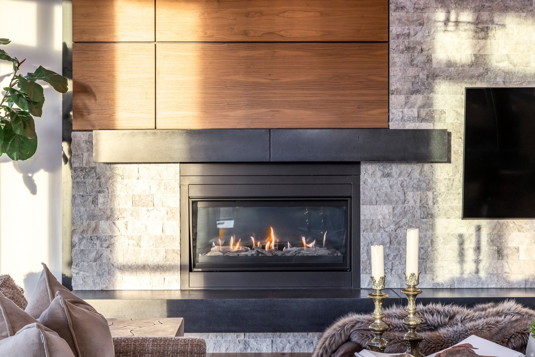 SIGNAL HILL - Residential