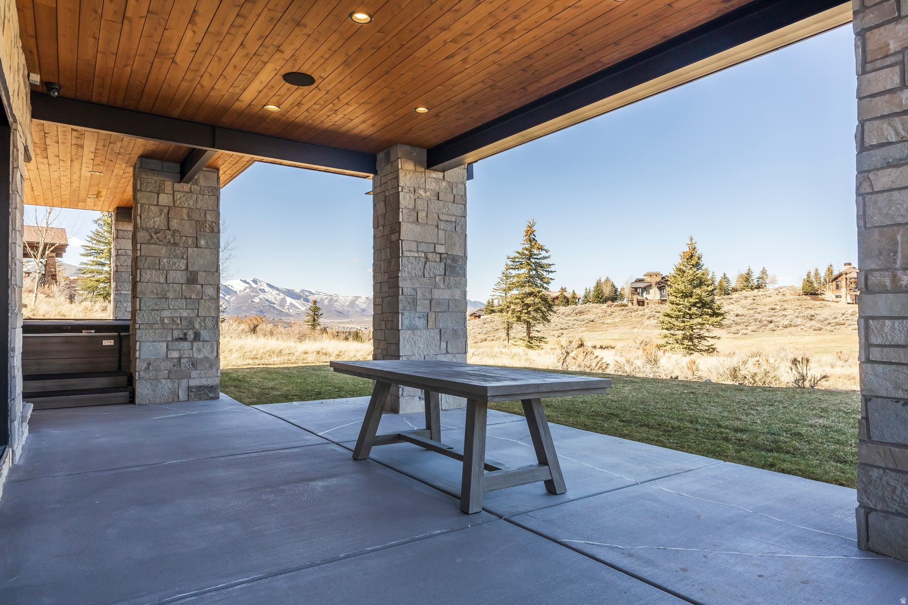 SIGNAL HILL - Residential