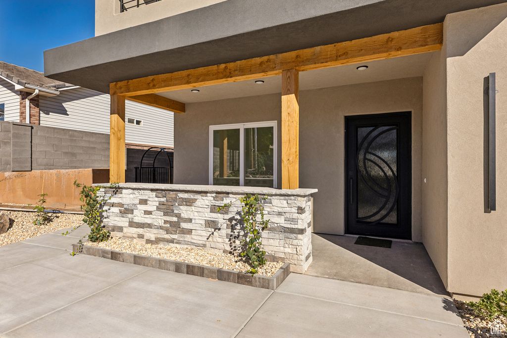 Photo of 273 E 1050 N #21, Hurricane, UT 84737 (MLS # 2119457)