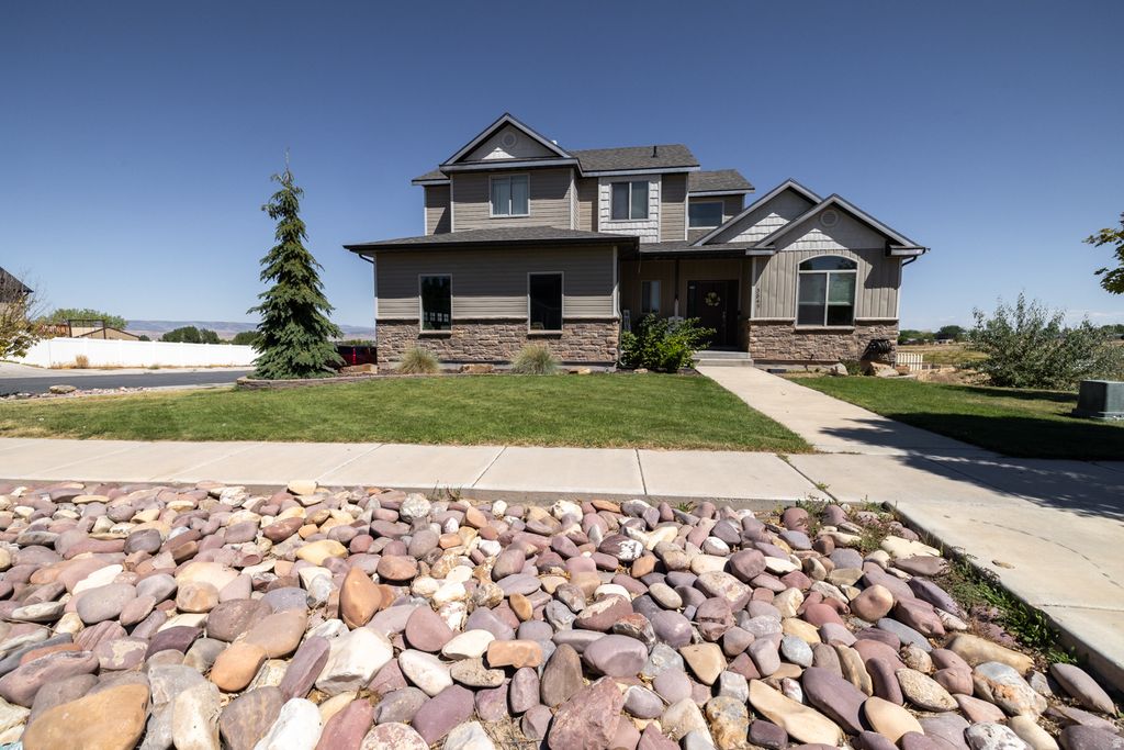 Photo of 3849 S 275 W, Vernal, UT 84078 (MLS # 2143300)